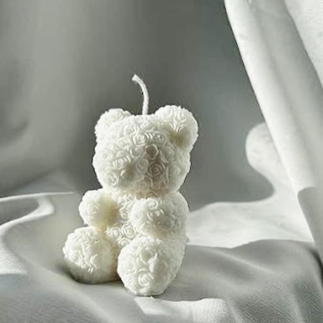 Our cutest one yet- bear shaped candle 🤍