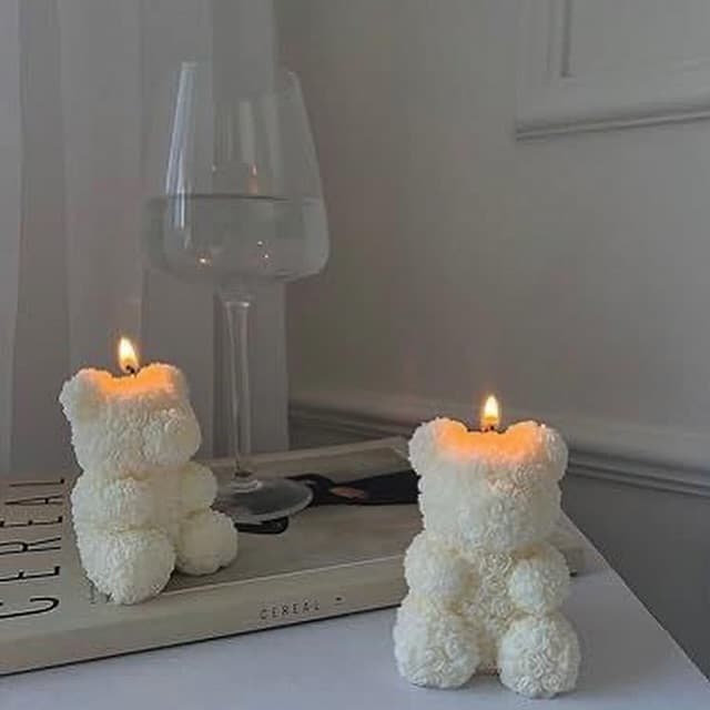 Our cutest one yet- bear shaped candle 🤍